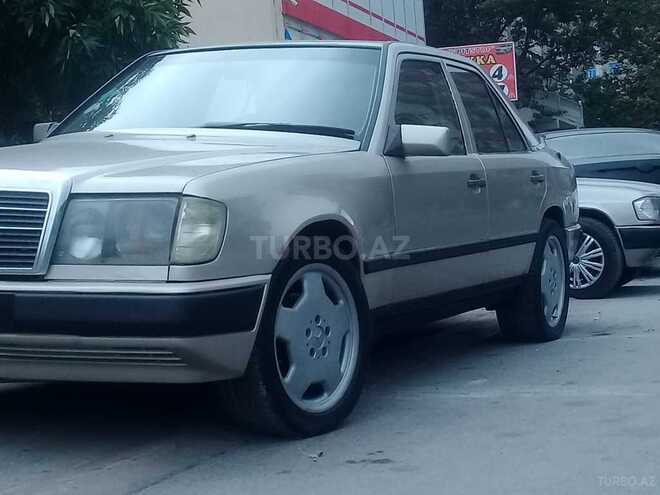 Mercedes E 300 1990, 260,000 km - 3.0 л - Bakı