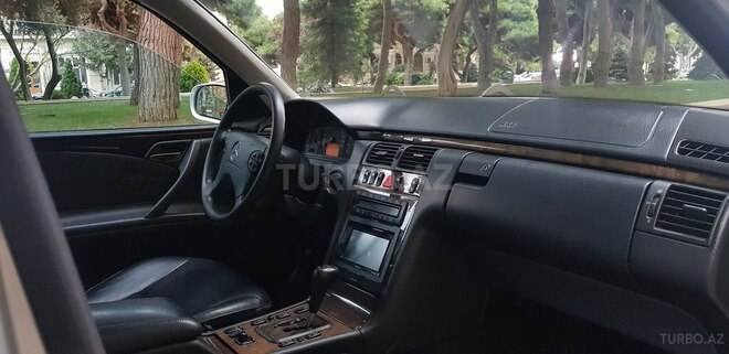 Mercedes E 280 1999, 202,000 km - 2.8 l - Bakı