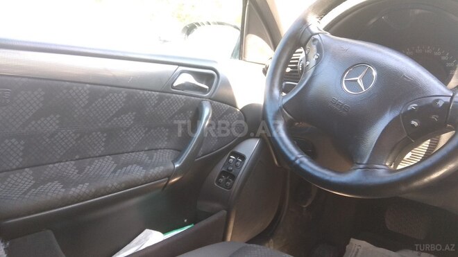 Mercedes C 220 2003, 200,000 km - 2.2 l - Bakı