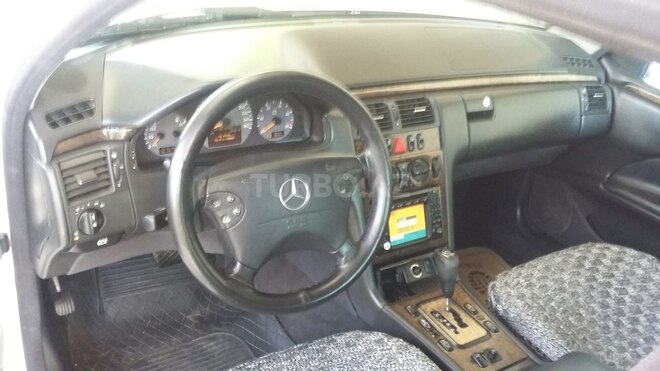 Mercedes E 270 2000, 612,321 km - 2.7 l - Biləsuvar