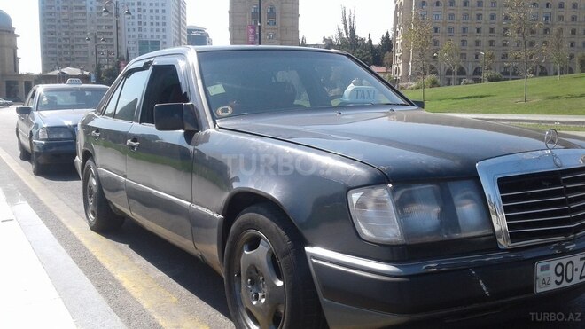 Mercedes E 230 1991, 220,000 km - 2.3 l - Bakı