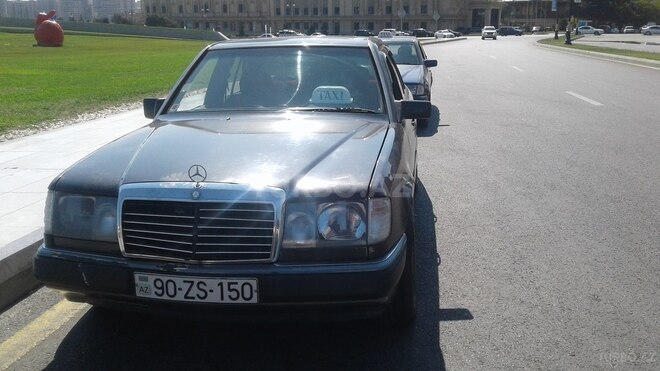 Mercedes E 230 1991, 220,000 km - 2.3 l - Bakı