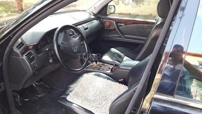 Mercedes E 320 2001, 261,000 km - 3.2 l - Tərtər