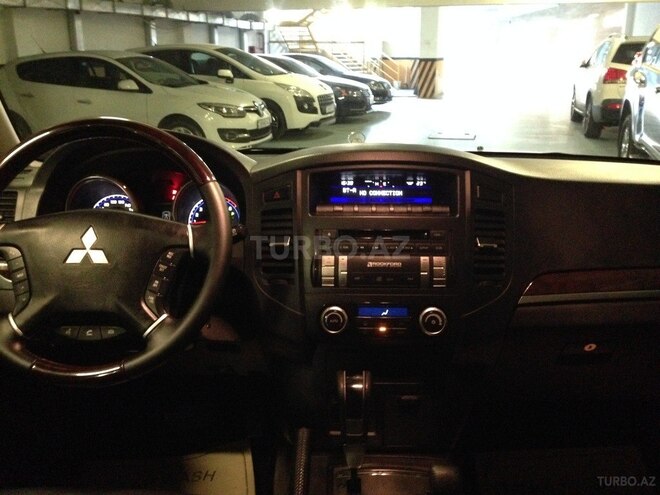 Mitsubishi Pajero 2011, 84,000 km - 3.5 l - Bakı