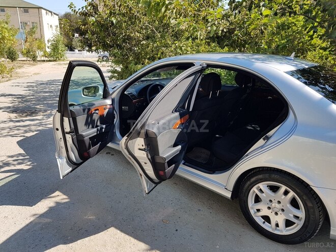 Mercedes E 220 2006, 210,000 km - 2.2 l - Bakı