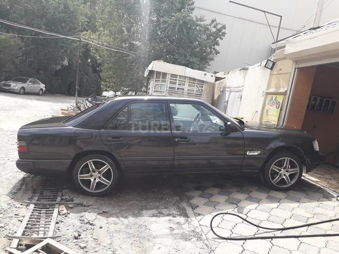 Mercedes E 230 1988, 999,280 km - 2.3 л - Sumqayıt
