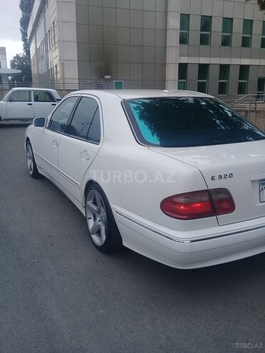 Mercedes E 320 2001, 328,000 km - 3.2 l - İsmayıllı