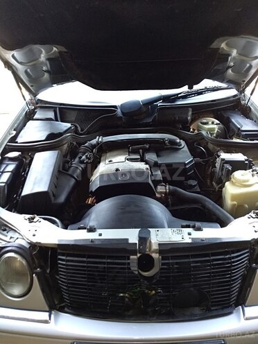 Mercedes E 230 1996, 271,000 km - 2.3 l - Biləsuvar