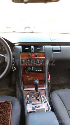 Mercedes E 240 1998, 260,000 km - 2.4 l - Sumqayıt