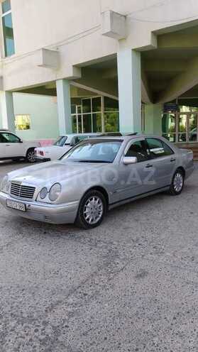 Mercedes E 240 1998, 260,000 km - 2.4 l - Sumqayıt