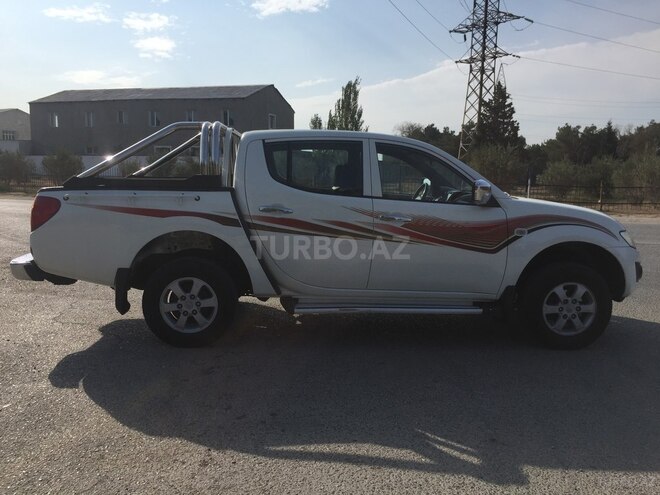 Mitsubishi L200 2011, 185,000 km - 2.5 л - Sumqayıt