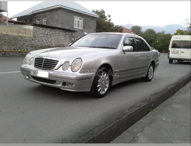 Mercedes E 270 2001, 241,000 km - 2.7 l - Qax