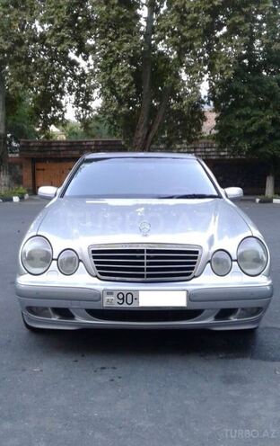 Mercedes E 270 2001, 241,000 km - 2.7 l - Qax