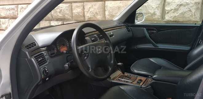 Mercedes E 280 2000, 203,000 km - 2.8 l - Bakı