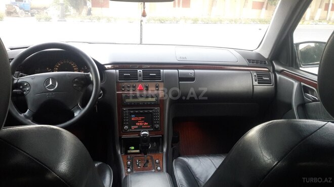 Mercedes E 270 2000, 308,000 km - 2.7 l - Bakı
