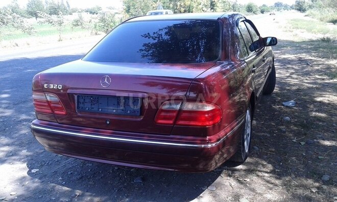 Mercedes E 200 2000, 270,000 km - 2.0 l - Bərdə