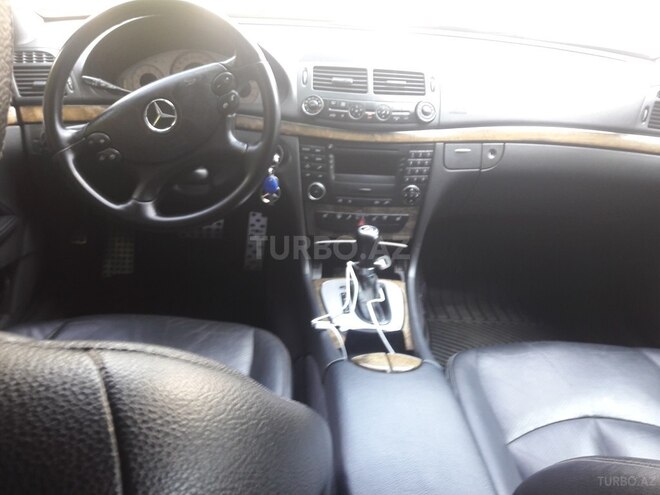 Mercedes E 350 2005, 261,000 km - 3.5 l - Bakı