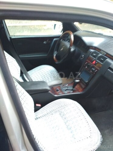 Mercedes E 230 1996, 321,850 km - 2.3 л - Bakı