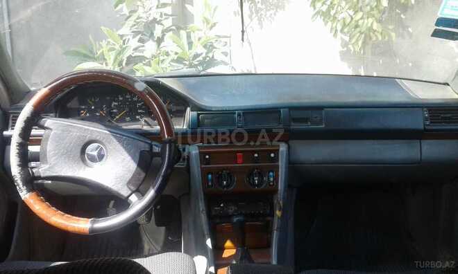 Mercedes  1992, 422,295 km - 2.0 l - Bakı