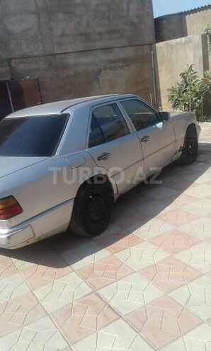 Mercedes  1992, 422,295 km - 2.0 l - Bakı