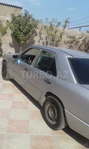 Mercedes  1992, 422,295 km - 2.0 l - Bakı