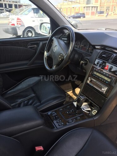 Mercedes E 320 2000, 1,700 km - 3.2 l - Bakı