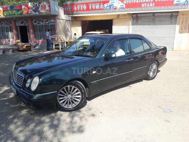 Mercedes E 240 1999, 294,000 km - 2.4 l - Sumqayıt