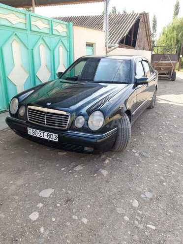 Mercedes E 240 1999, 294,000 km - 2.4 l - Sumqayıt