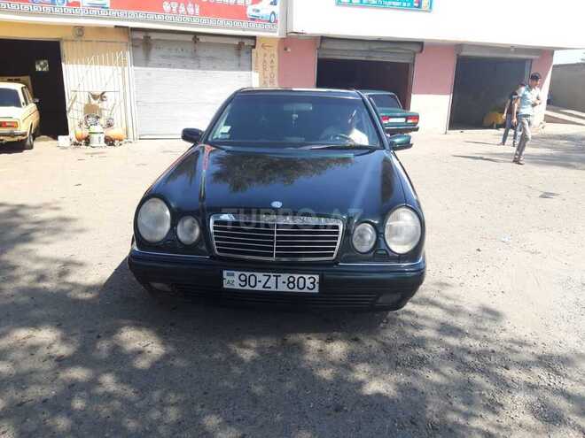 Mercedes E 240 1999, 294,000 km - 2.4 l - Sumqayıt