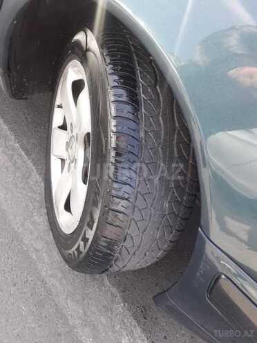 Mercedes E 220 2001, 291,000 km - 2.2 l - Bakı