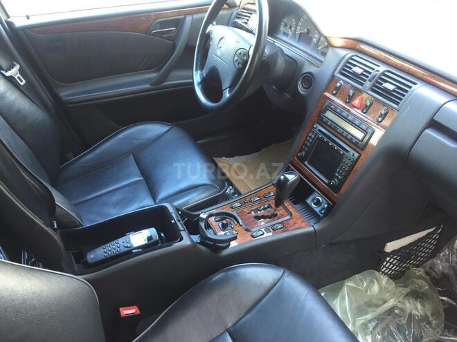 Mercedes E 270 2000, 232,000 km - 2.7 l - Bakı