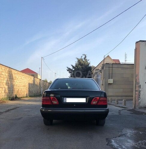 Mercedes E 240 1998, 321,352 km - 2.4 l - Bakı