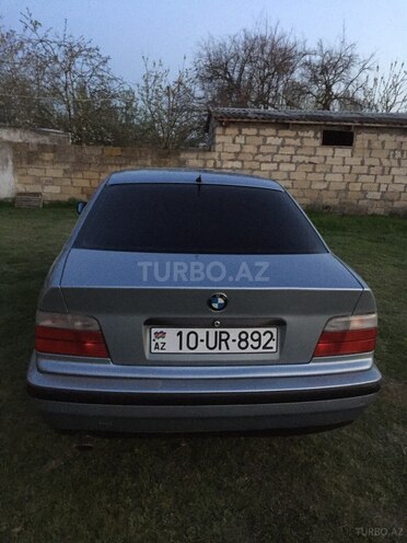 BMW 320 1992, 332,000 km - 0.2 l - Sabirabad