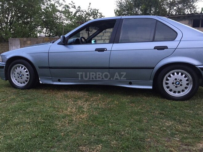 BMW 320 1992, 332,000 km - 0.2 l - Sabirabad