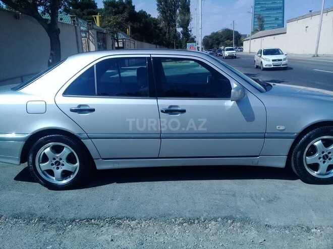 Mercedes C 240 1999, 176,000 km - 2.4 l - Bakı
