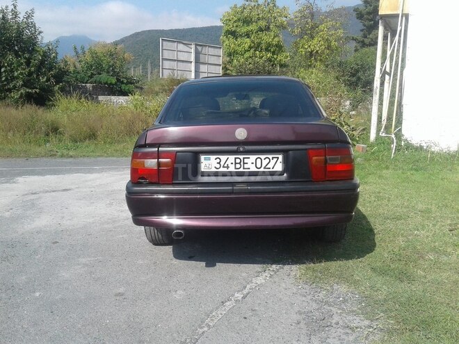 Opel Vectra 1994, 265,000 km - 1.8 l - Qax