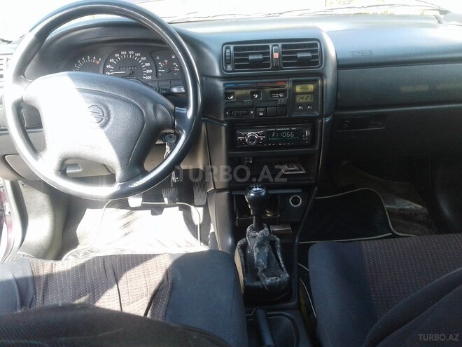 Opel Vectra 1994, 265,000 km - 1.8 l - Qax