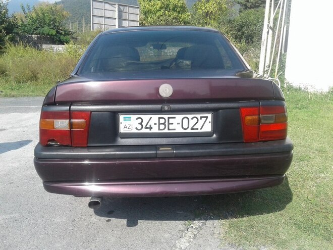 Opel Vectra 1994, 265,000 km - 1.8 l - Qax