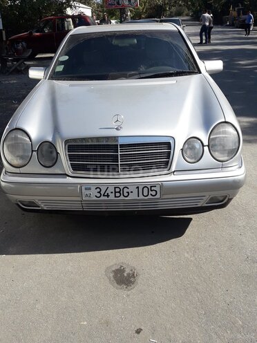 Mercedes E 230 1996, 222,220 km - 2.3 l - Qax