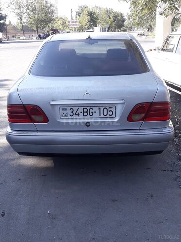 Mercedes E 230 1996, 222,220 km - 2.3 l - Qax