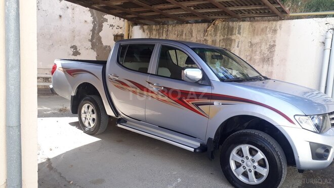 Mitsubishi L200 2012, 110,125 km - 2.5 l - Bakı