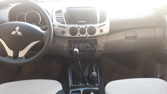 Mitsubishi L200 2012, 110,125 km - 2.5 l - Bakı