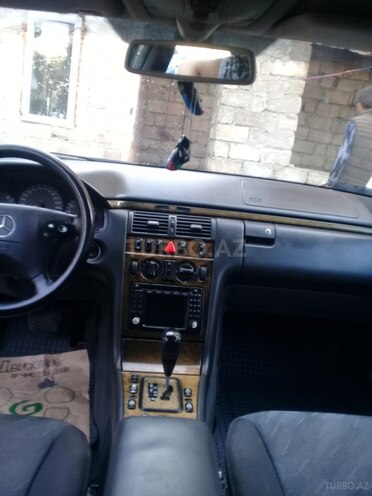 Mercedes E 320 2001, 347,000 km - 3.2 l - Bakı