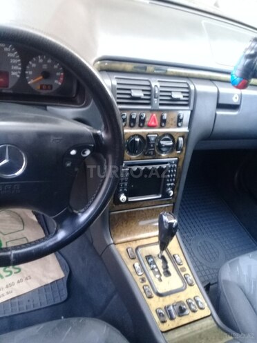 Mercedes E 320 2001, 347,000 km - 3.2 l - Bakı