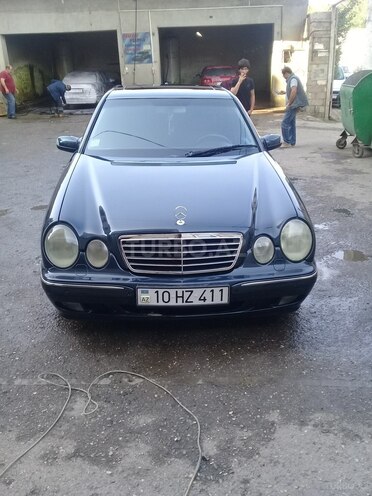 Mercedes E 320 2001, 347,000 km - 3.2 l - Bakı