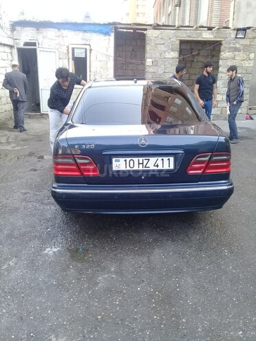 Mercedes E 320 2001, 347,000 km - 3.2 l - Bakı