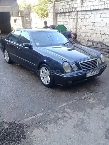 Mercedes E 320 2001, 347,000 km - 3.2 l - Bakı