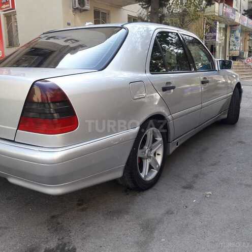 Mercedes C 280 2000, 325,000 km - 2.8 l - Bakı