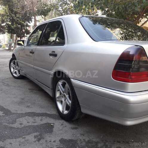 Mercedes C 280 2000, 325,000 km - 2.8 l - Bakı