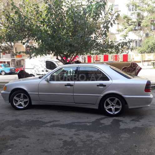 Mercedes C 280 2000, 325,000 km - 2.8 l - Bakı